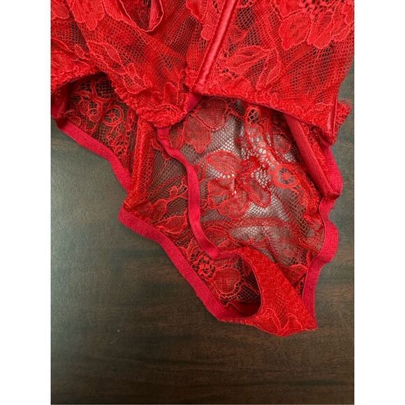 Victoria’s Secret Red Lace Bombshell Teddy Lingerie Size Large - Picture 5 of 8